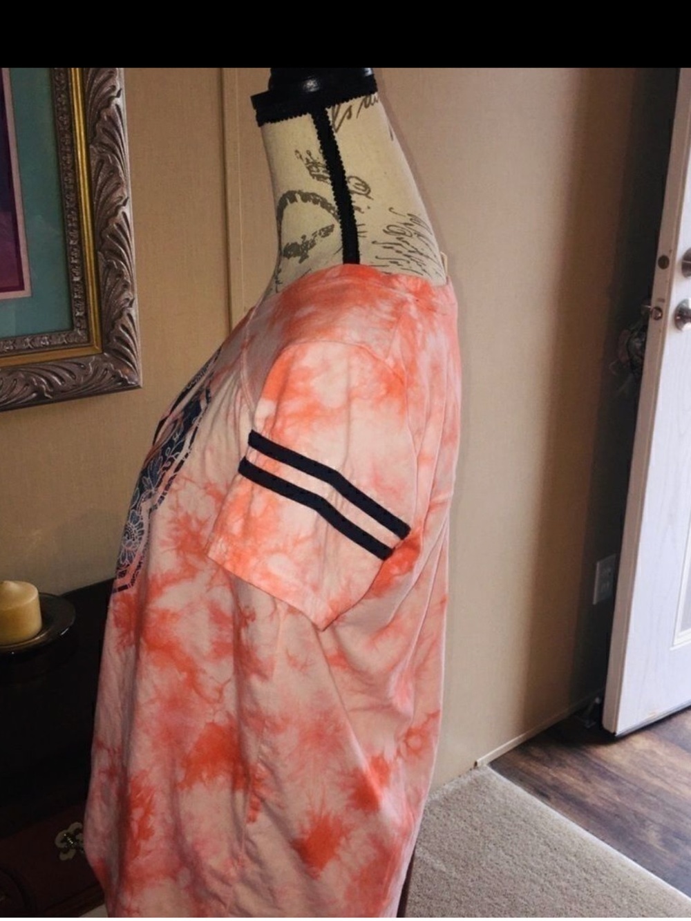 Aeropostale Coral Tie-Dye V-Neck Tee with Navy '98 Graphic - Picture 3 of 6